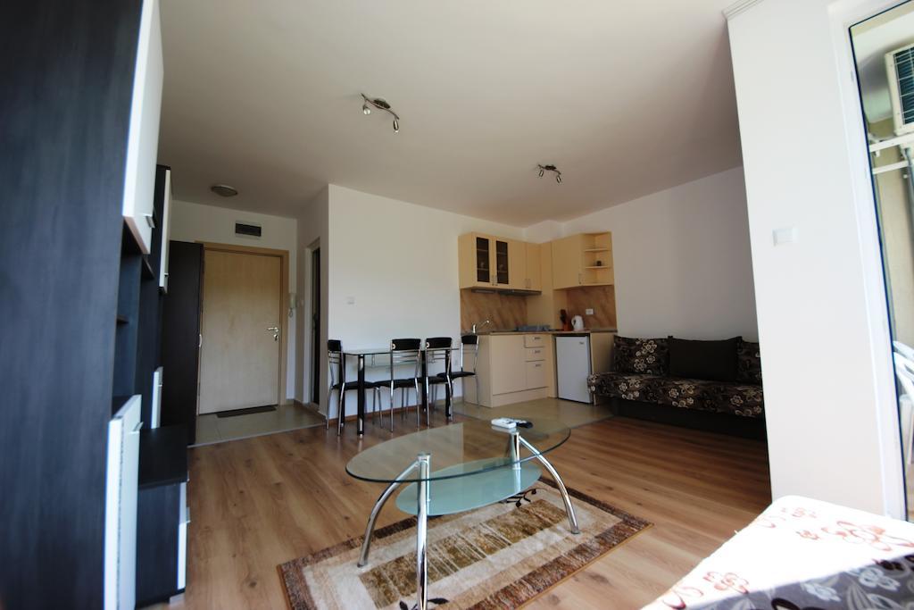 Menada Butterfly Apartment Sveti Vlas Habitación foto