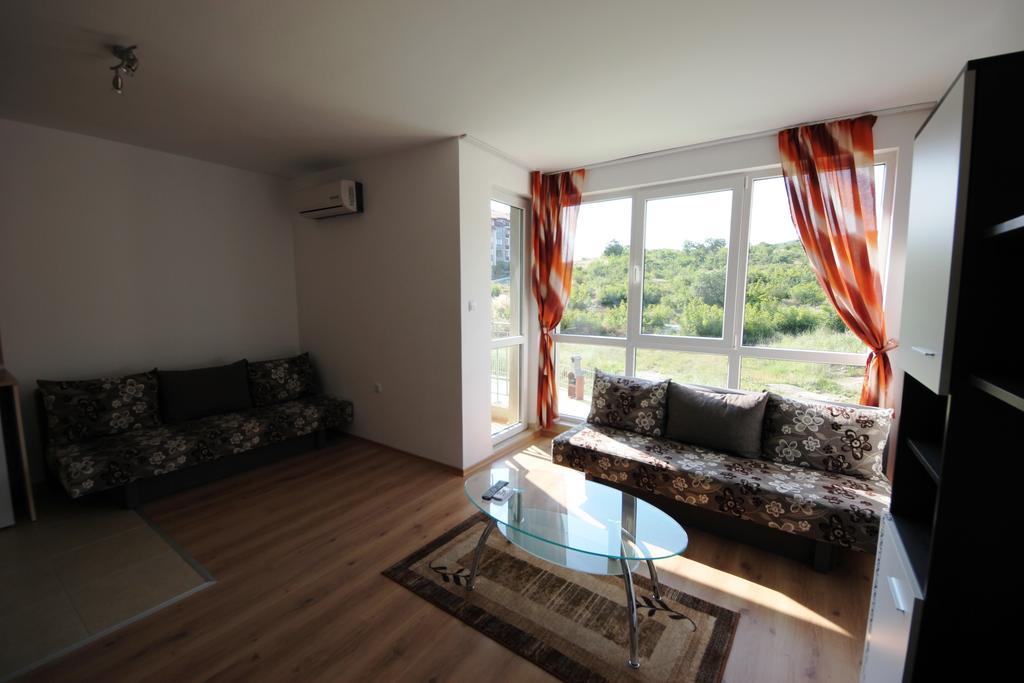 Menada Butterfly Apartment Sveti Vlas Habitación foto