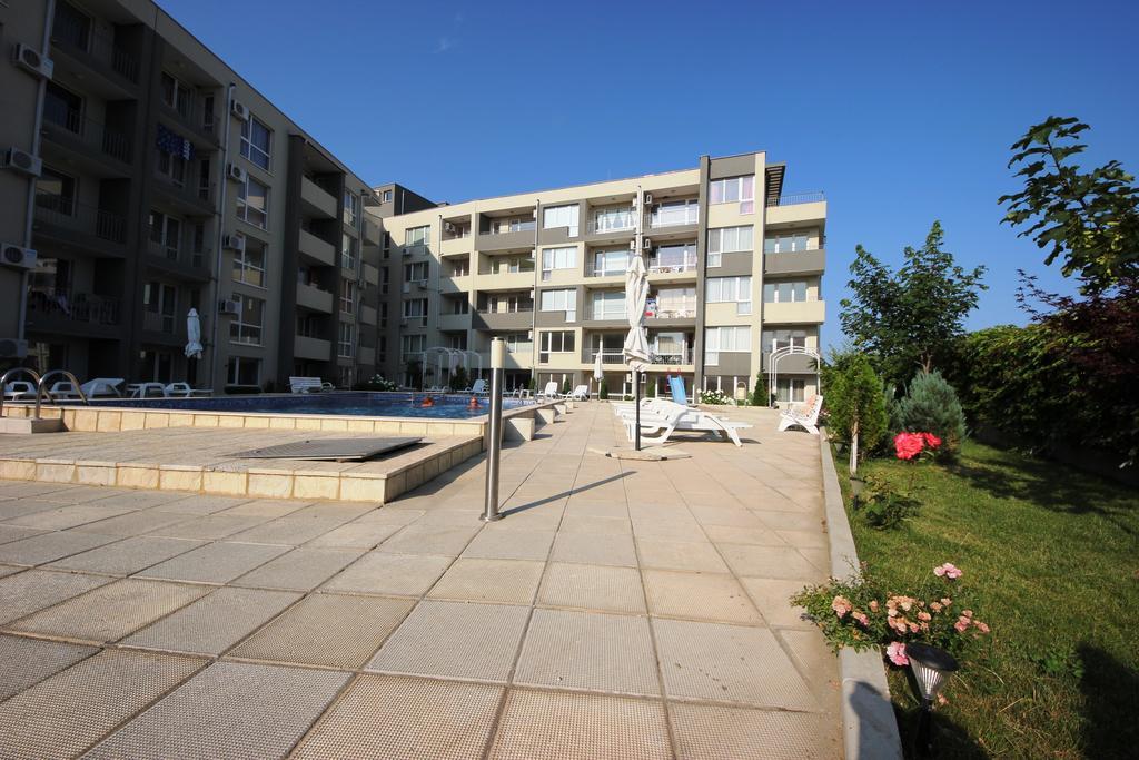 Menada Butterfly Apartment Sveti Vlas Exterior foto