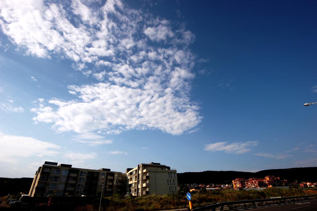 Menada Butterfly Apartment Sveti Vlas Exterior foto