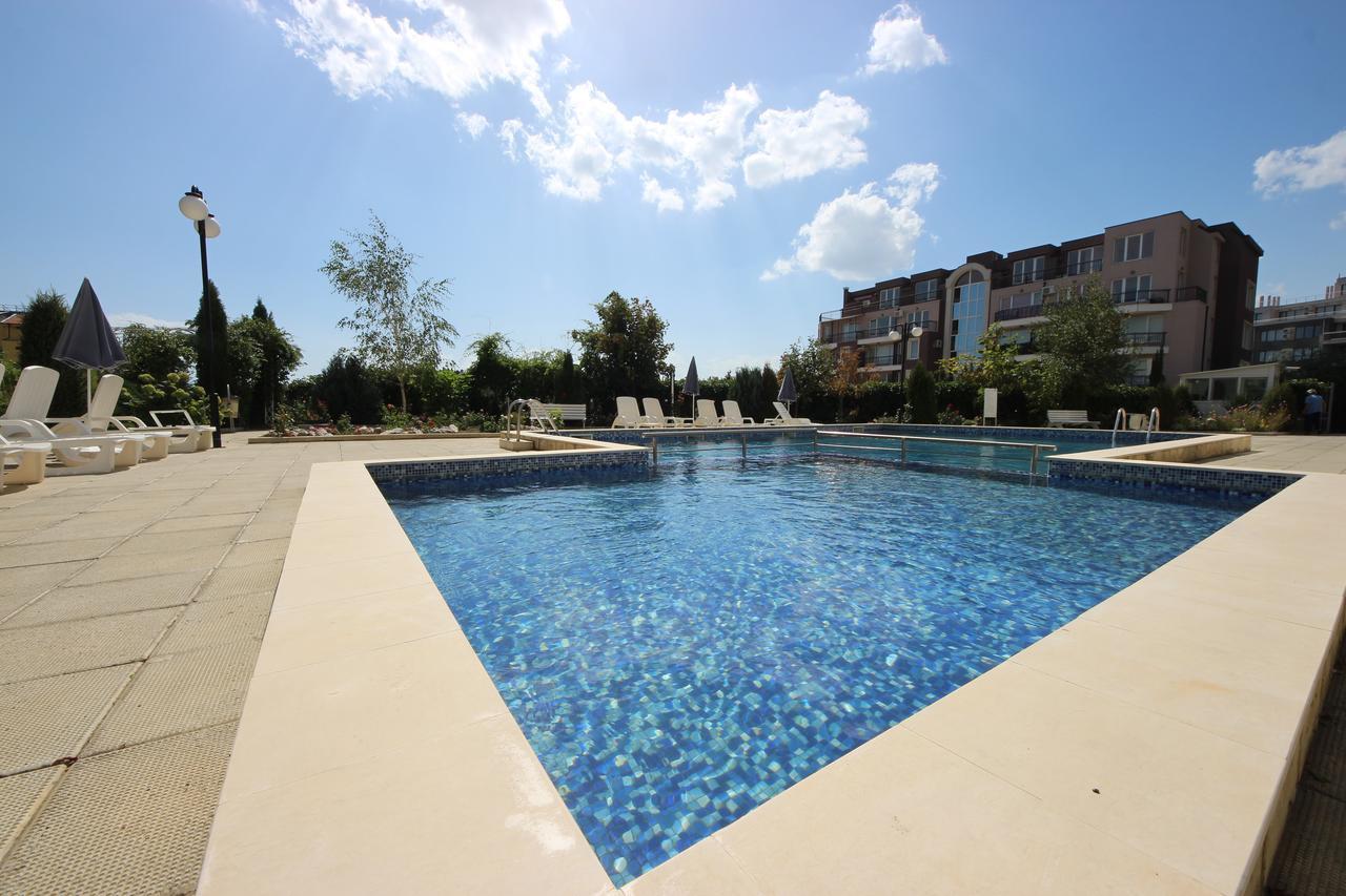 Menada Butterfly Apartment Sveti Vlas Exterior foto